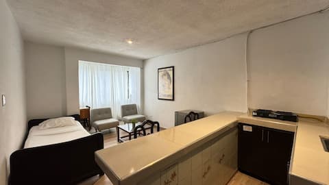 Top Airbnb: Comfortable apartment in Versailles 402 (AC + WIFI + CAFE) in Versalles