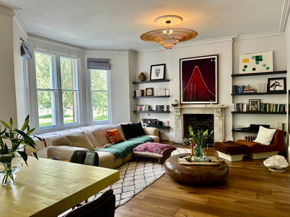 Top performing Airbnb: A Spacious Home with Style in Queen's Park