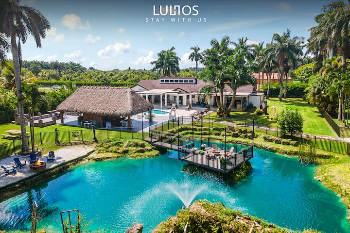 Exclusive Ranch  Lake Access | Pool_bbq & Courts - Everglades, FL