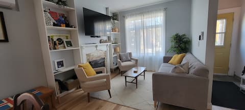 Top performing Airbnb: Toronto Oasis | Cafés, Local Vibes, Subway, Shops in Ontario