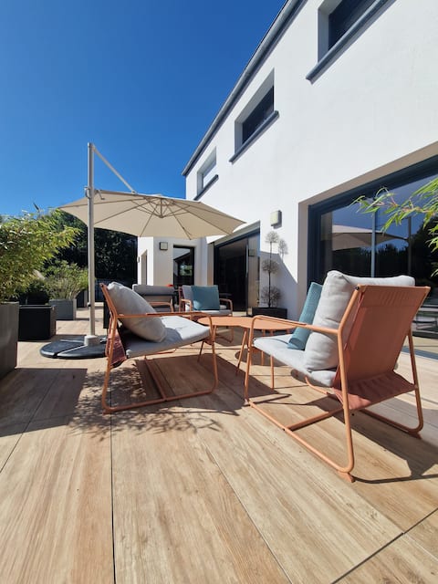 Family cocoon close to beaches 8/10 people