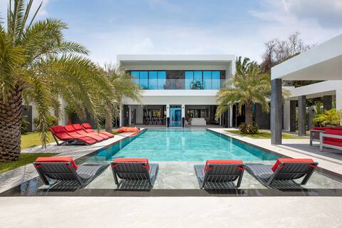 incredible modern 5 bdrs pool villa in rawai