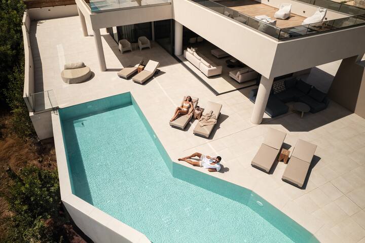 Sea & City Gaze with Daily Housekeeping by etouri gallery image 3