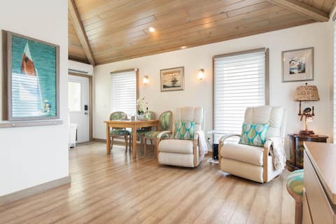 Successful Airbnb property: The Coral Cottage in Deltona / Daytona Beach / Ormond Beach