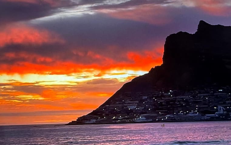 Beachfront Apartment overlooking Hout bay