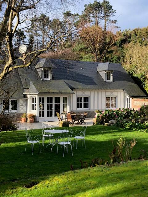Cottage 800m from the beach.