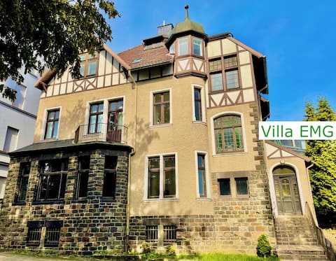 Holidays Villa EMG Dusseldorf Essen Velbert 22 Pax