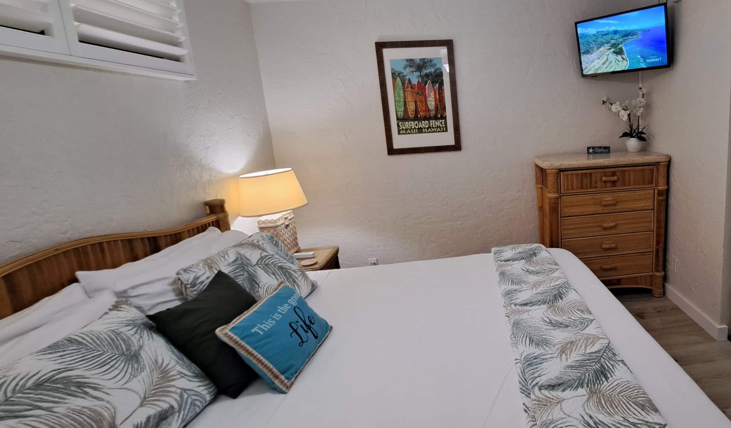 Condo in Lahaina · ★4.99 · 1 bedroom · 2 beds · 1 bath - Image 8