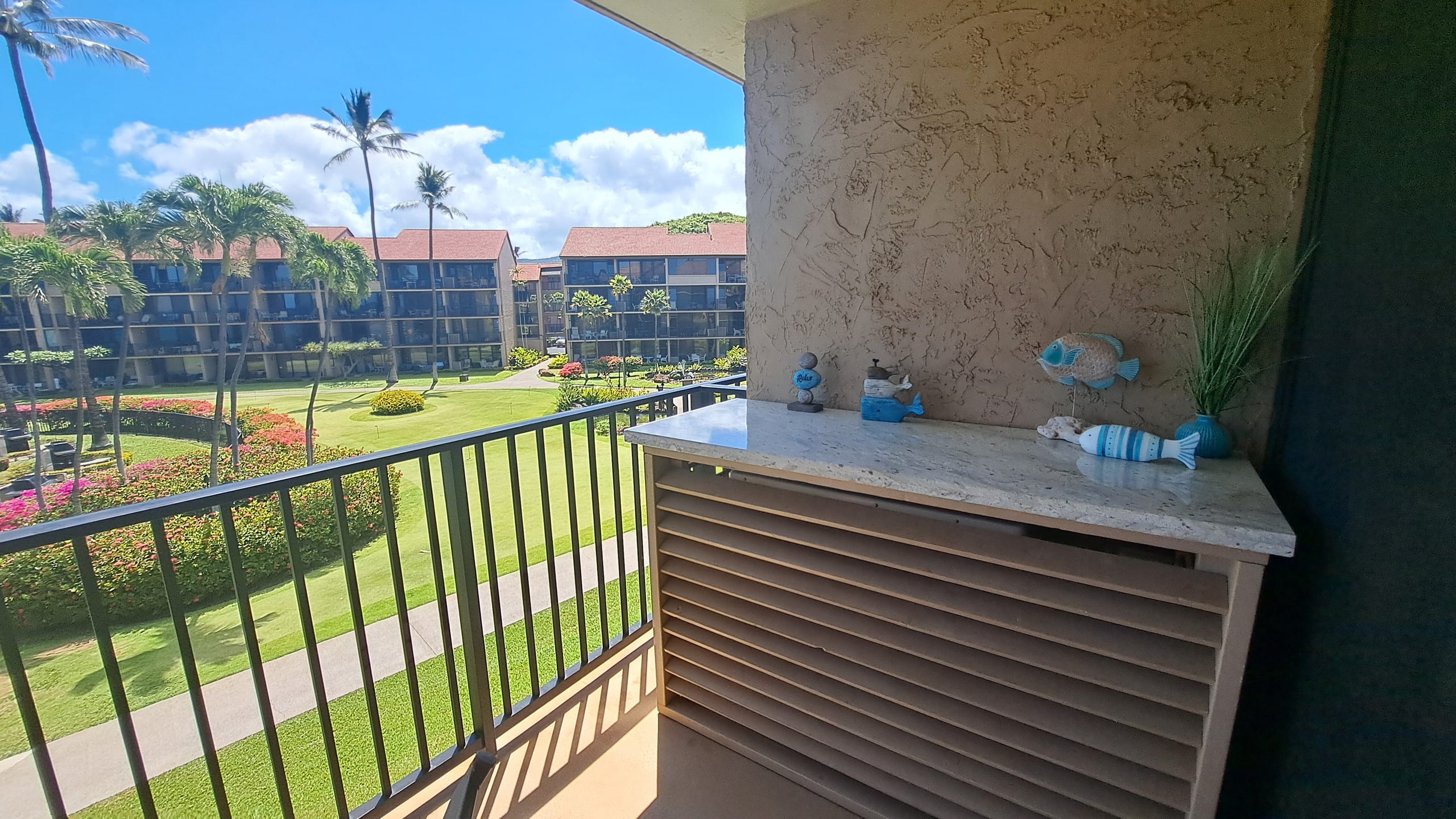 Condo in Lahaina · ★4.99 · 1 bedroom · 2 beds · 1 bath - Image 18