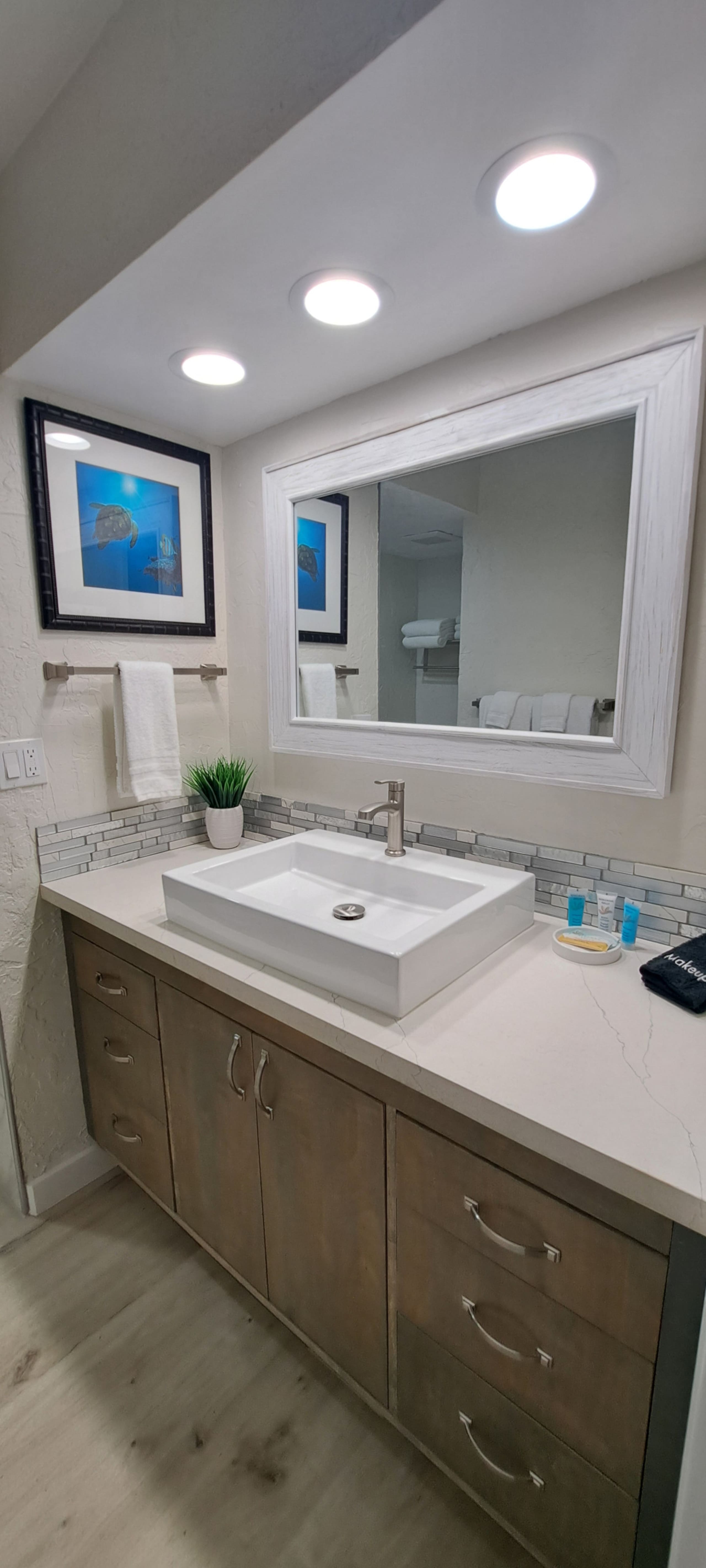 Condo in Lahaina · ★4.99 · 1 bedroom · 2 beds · 1 bath - Image 12