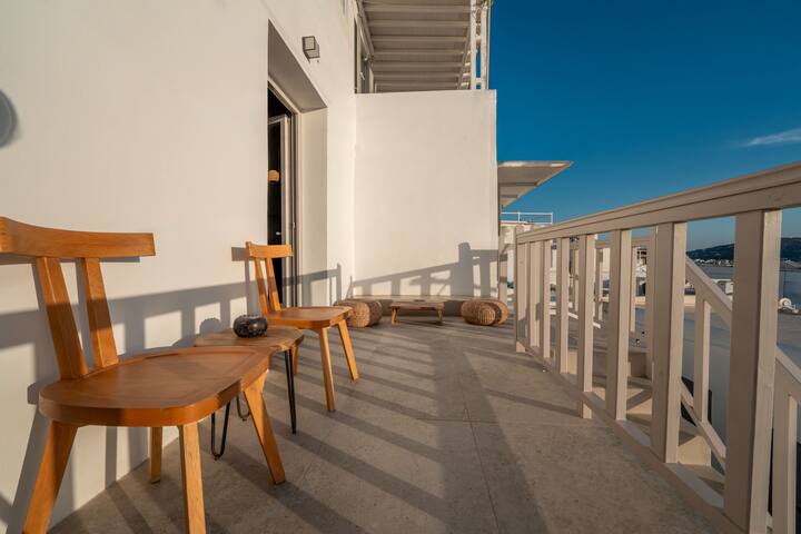 3 Bedroom Seaview Jacuzzi “Legends in Town” gallery image 3