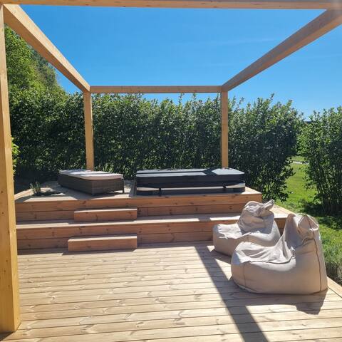 Cozy house with spa on the outskirts of town