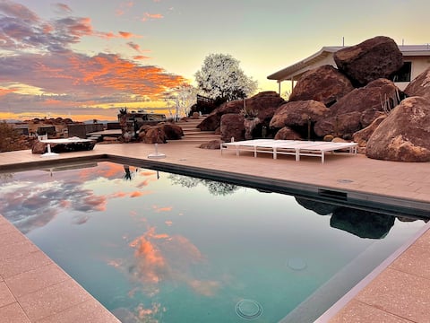 Flamingo Rocks - Heated Pool & Spa