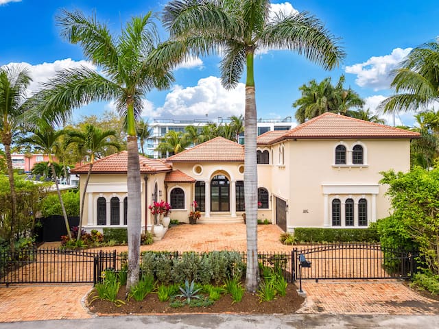 Ave Del Mar, Gated Waterfront Estate, Heated Pool