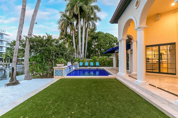 Ave Del Mar, Gated Waterfront Estate, Heated Pool gallery image 2