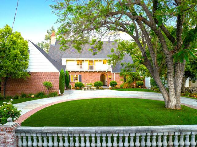 Architechtural Masterpiece 5 min walk to Rose Bowl gallery image 2