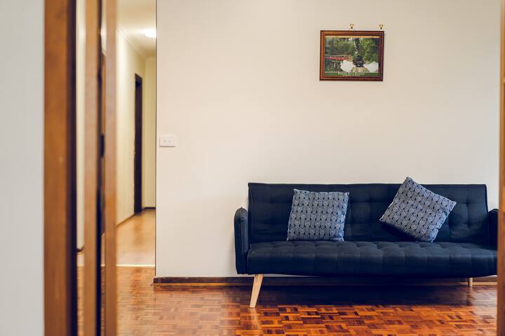 2-bedroom courtyard apartment gallery image 5