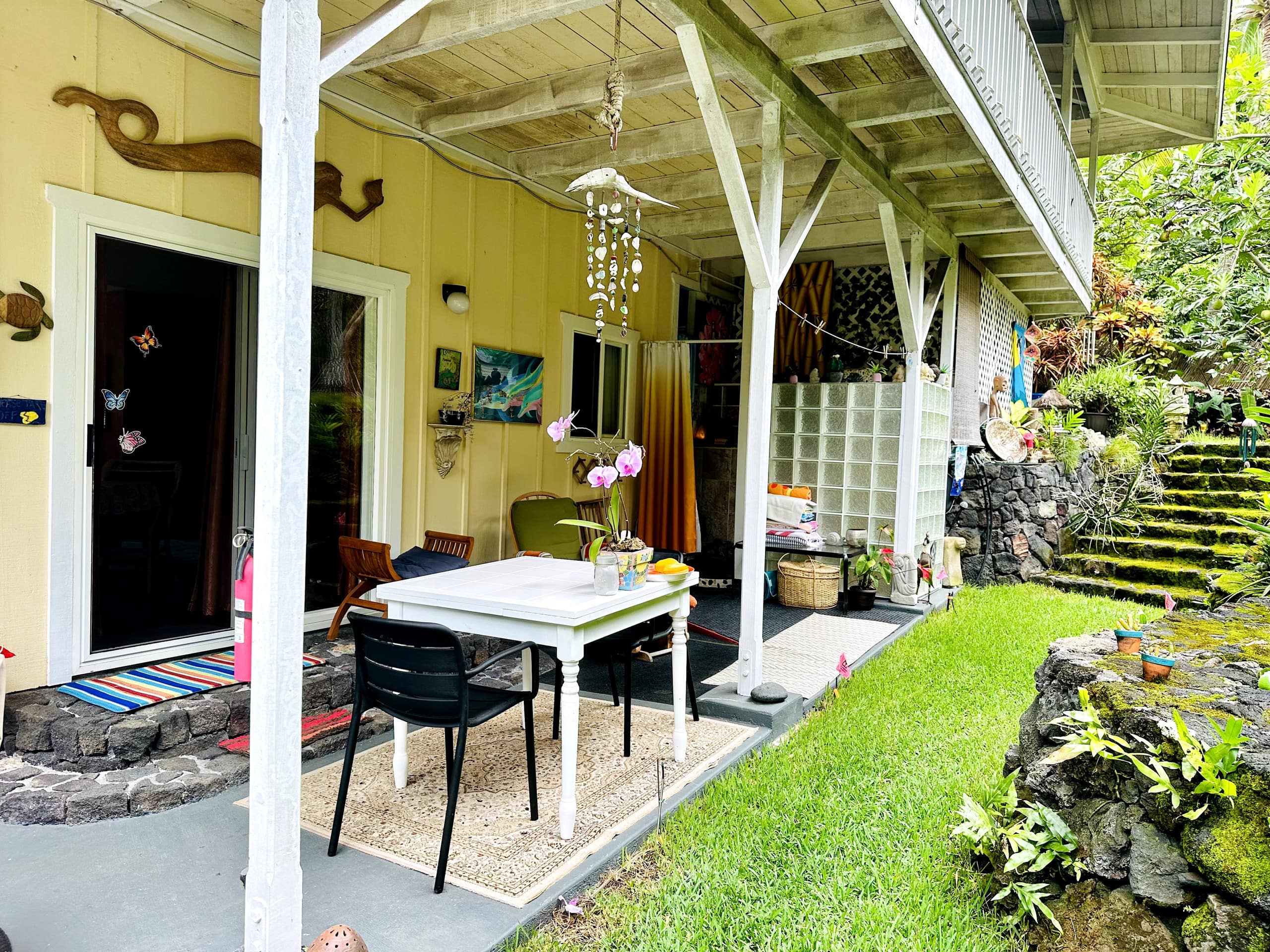 Home in Kealakekua Bay · ★4.92 · 13 bedrooms · 4 beds · 2.5 baths - Photo 8