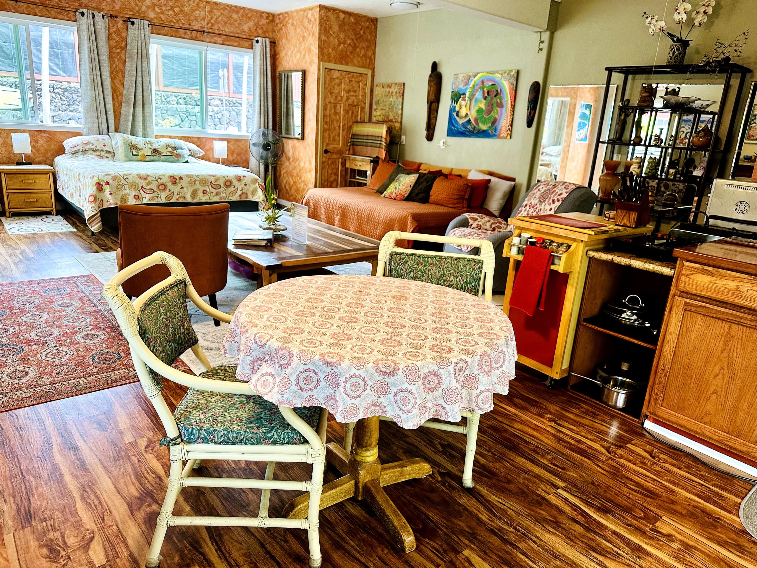 Home in Kealakekua Bay · ★4.92 · 13 bedrooms · 4 beds · 2.5 baths - Photo 7