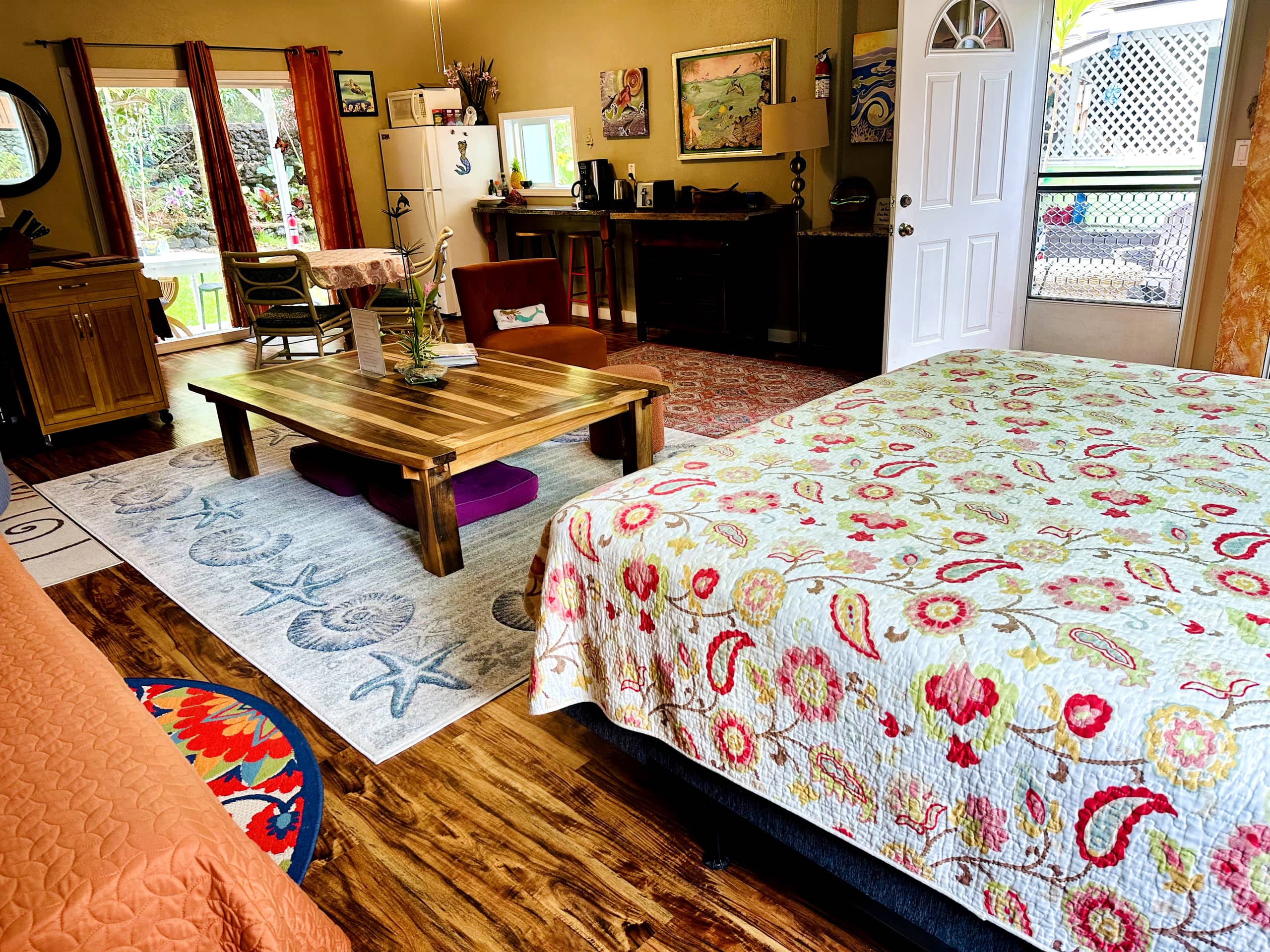 Home in Kealakekua Bay · ★4.92 · 13 bedrooms · 4 beds · 2.5 baths - Photo 18