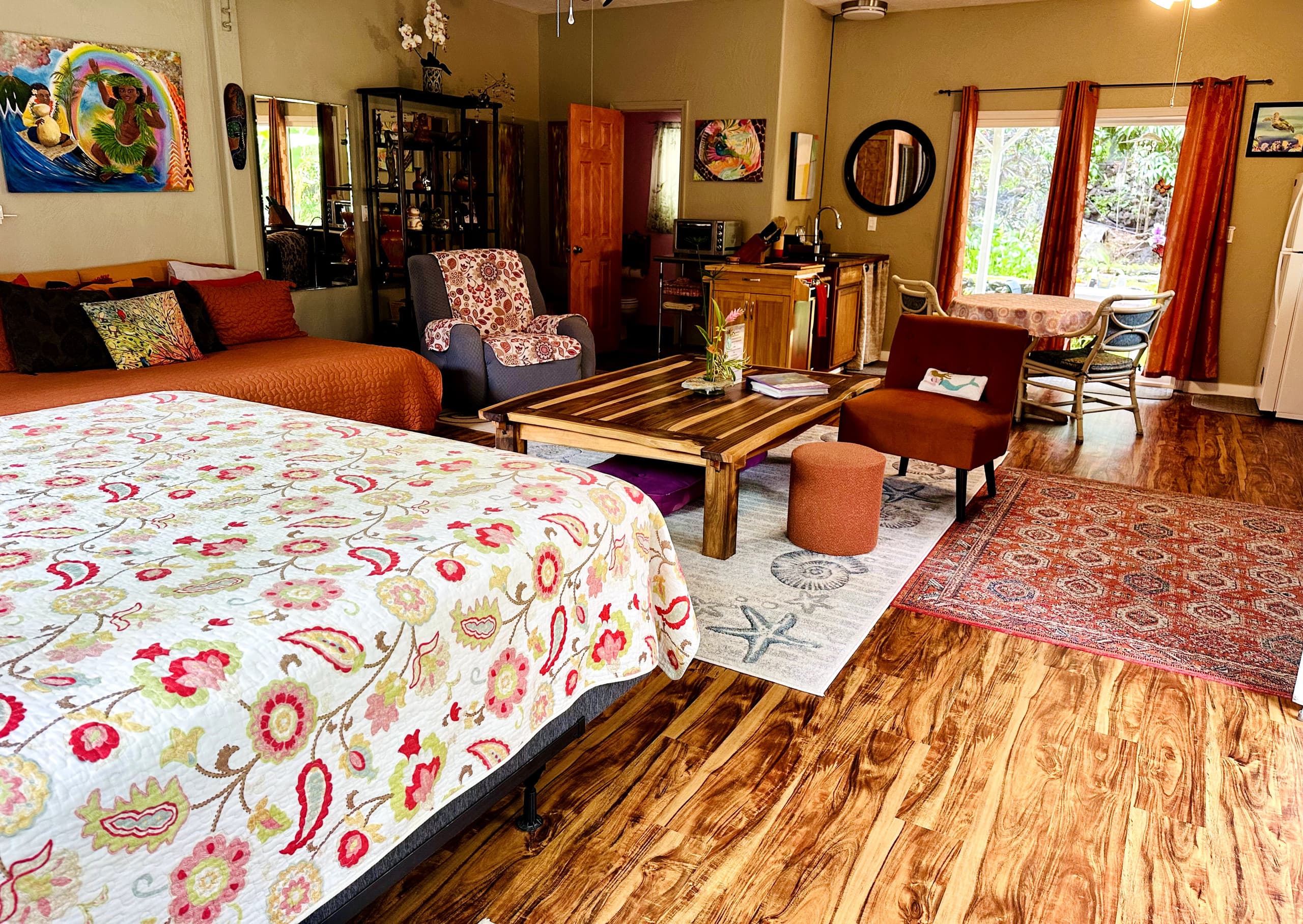 Home in Kealakekua Bay · ★4.92 · 13 bedrooms · 4 beds · 2.5 baths - Photo 11