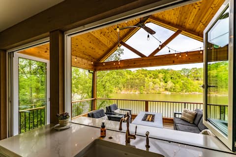 Luxurious 3BR on Lake Saluda w/ Kayaks, Fire Pit