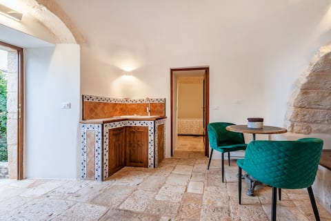 Top Airbnb: Stylish Trullo 1bed - Heated Pool - Portico a Cisternino