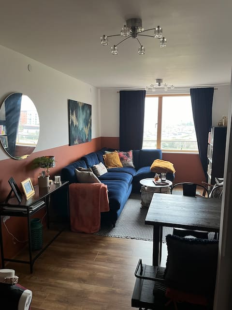 Popular Airbnb listing: Modern Cardiff Bay Apartment in Butetown