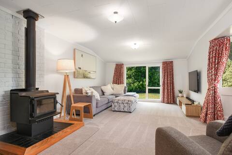 Top Airbnb: Redwood Views on Hilton in Rotorua District