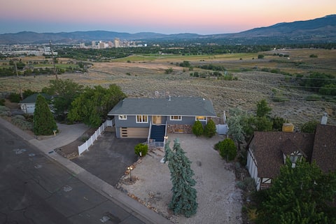 The Hill House with Hot Tub Views Fire Pit & BBQs