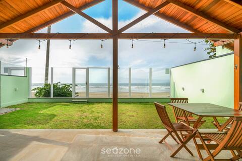 House on the edge of Perequê beach SC AAF378