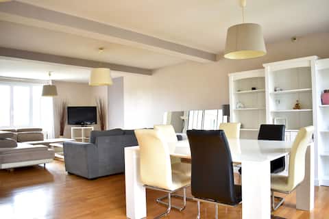 Large Duplex near Disney, CDG, Asterix