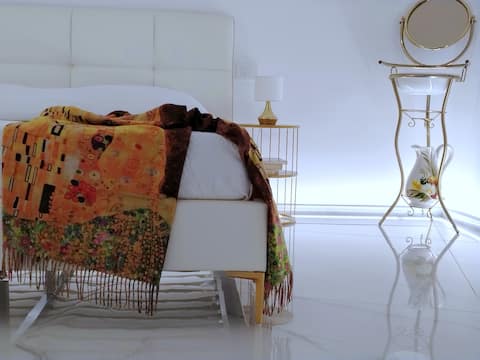 LianHome b&b "Come back"