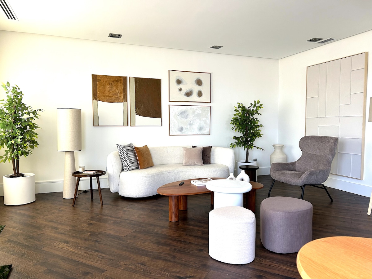 Popular Airbnb listing: Exclusive Apartment Plaza de España in Moncloa Aravaca