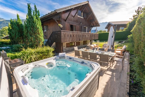 Chalet Étoile with hot tub close to piste and lift