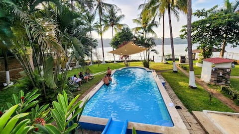 Lagoon house, lakefront, lake, flower route