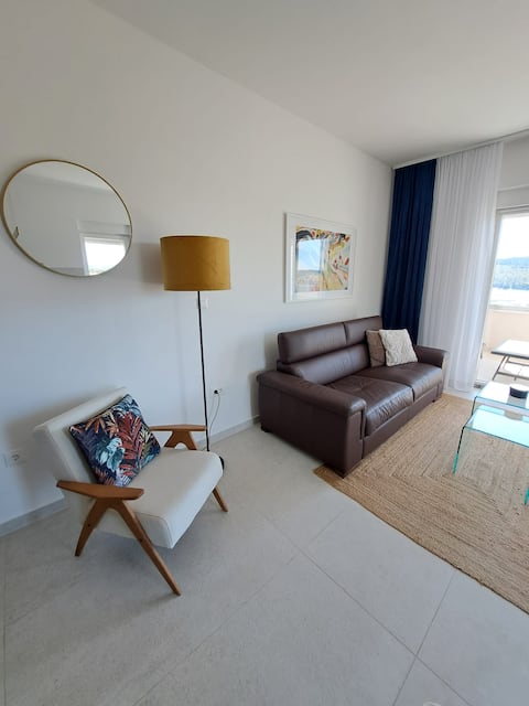 Top Airbnb: Luxury apartment,Pool,Jacuzzi,Sea View,Split in Grad Trogir