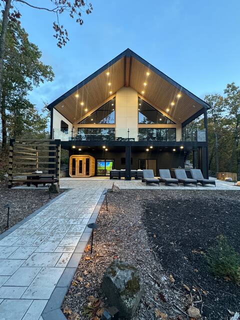 Eco Bay Chalet Year Round Group Stay in Muskoka