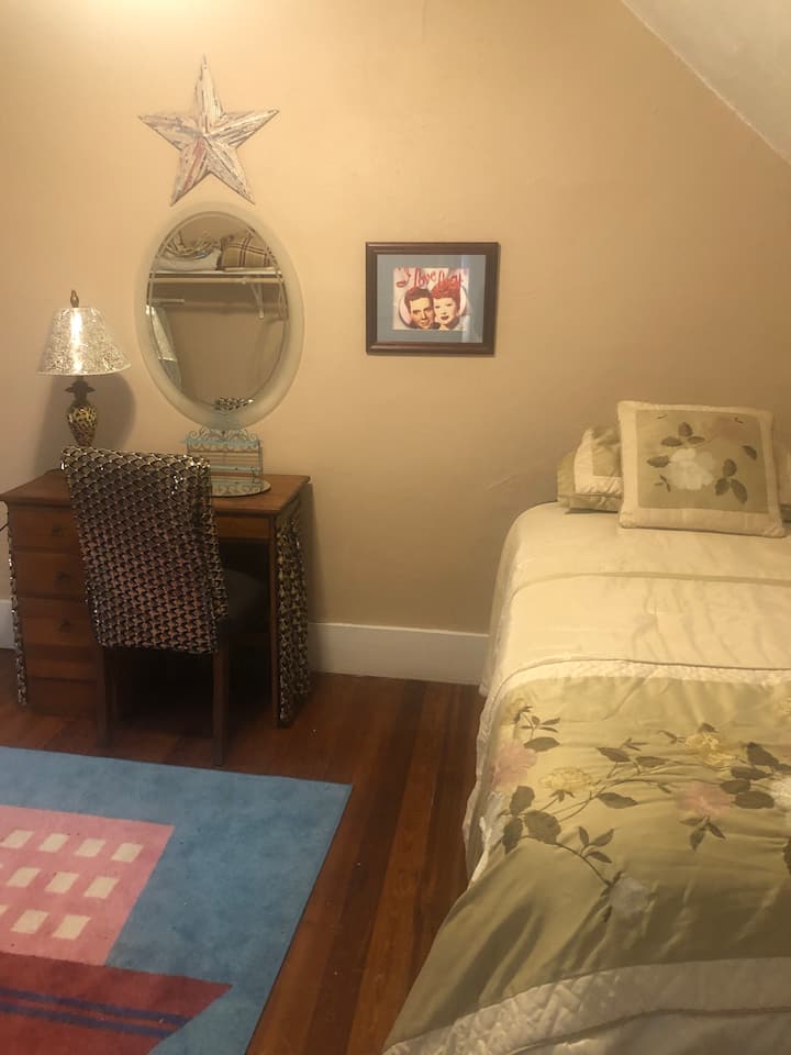 غرفة النوم 2