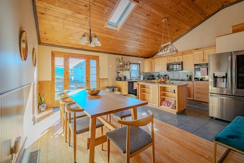 4BR House Near Casinos & Beach With In Law Suite