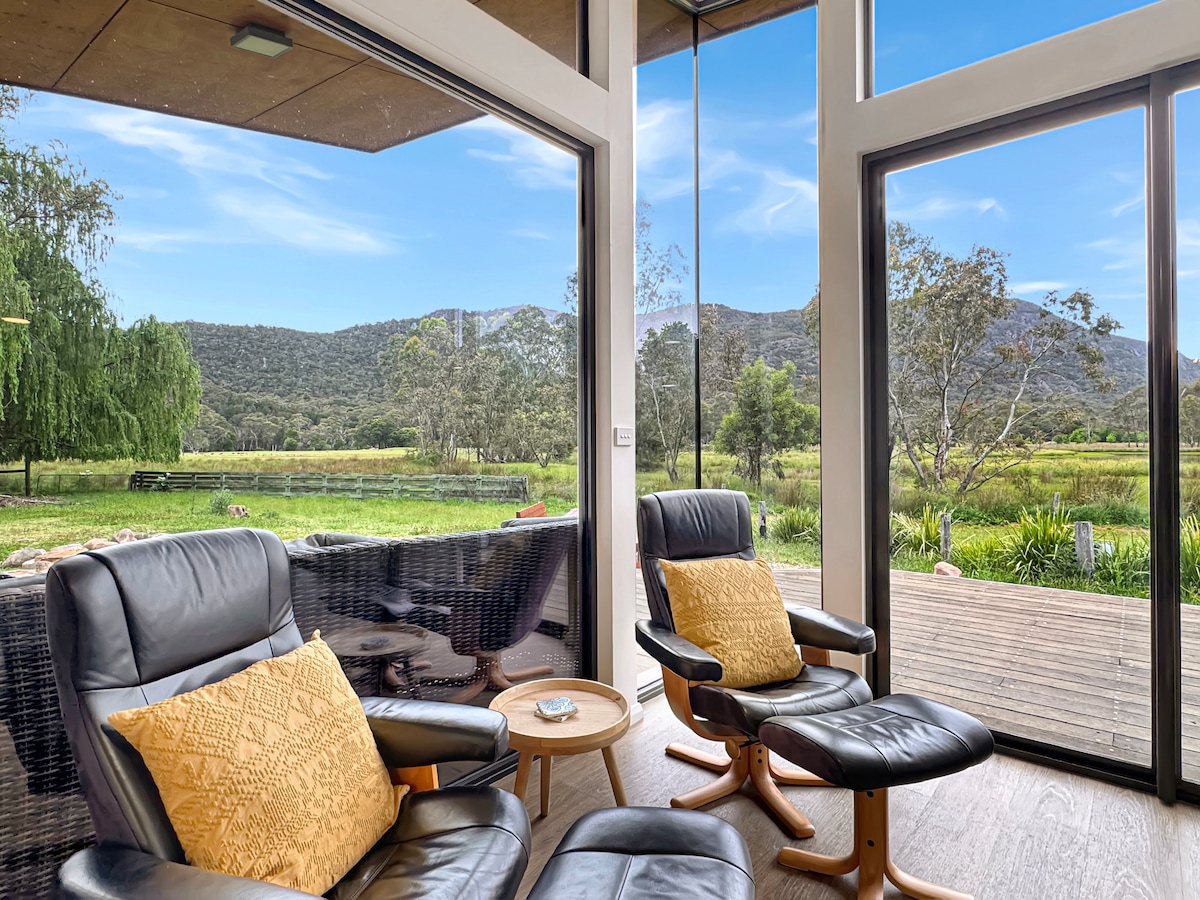 Successful Airbnb property: Grampians Villas - "Gumnut Villa" in Halls Gap