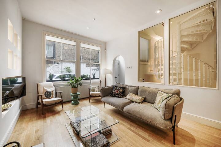 Luxury Family Mews House, 3 Bedroom + Roof Garden gallery image 3