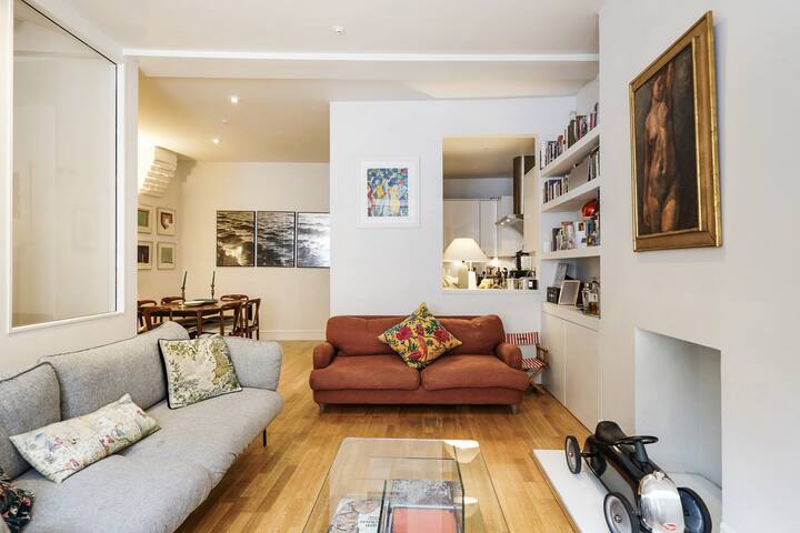 Luxury Family Mews House, 3 Bedroom + Roof Garden gallery image 2