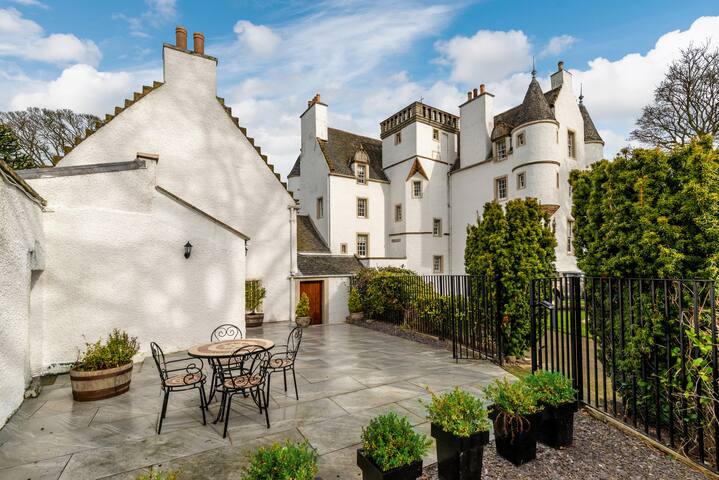 Live like a King / Queen In The City