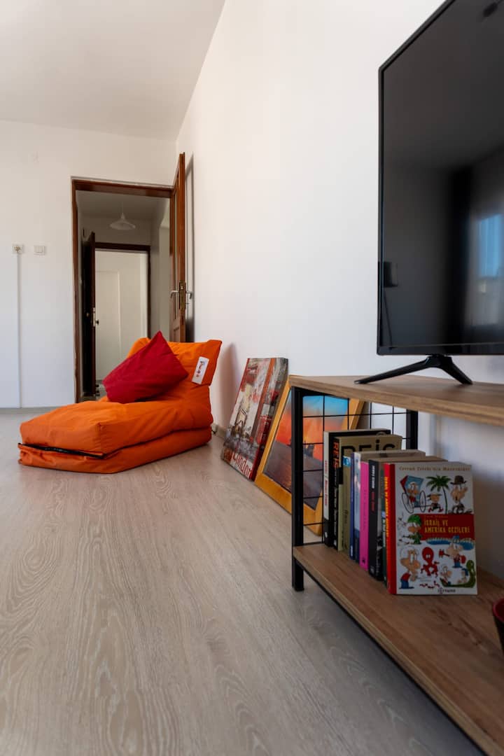 Cunda Merkezde, Sahile 50 Mt, Teraslı, Ferah Daire - Cunda