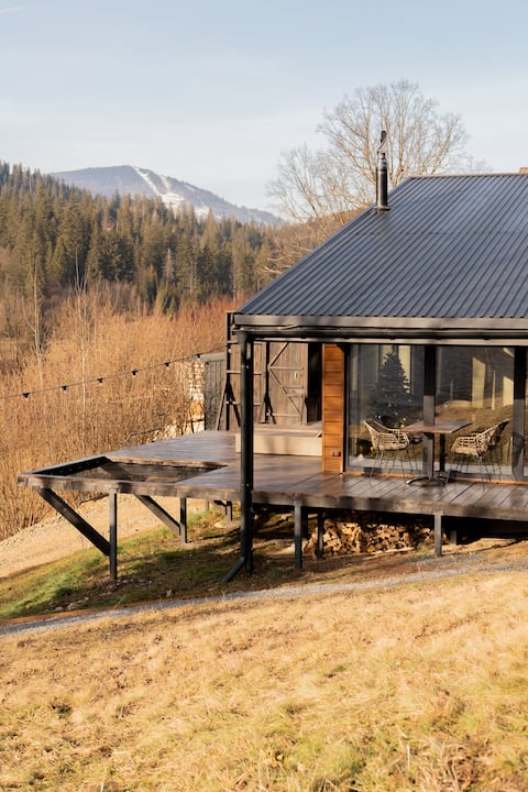 Mirest Cottage "Hideaway" with jacuzzi vat
