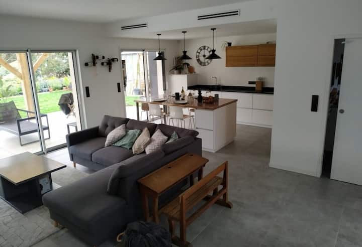 Villa Climatisée Avec Piscine Chauffée - Boucau