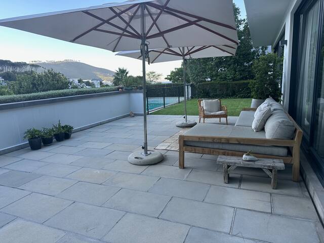 Contemporary Home in Exclusive Higgovale Estate gallery image 3