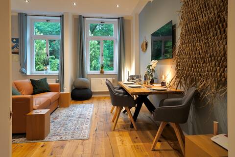 Edler Wohnraum: Luxury Studio A/C Balcony Coffee