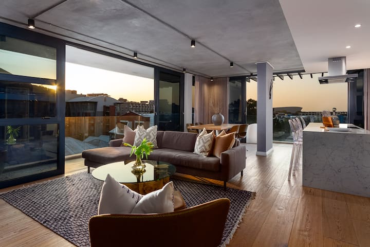 Royal Suite Corner Penthouse – 7min walk> V&A gallery image 3